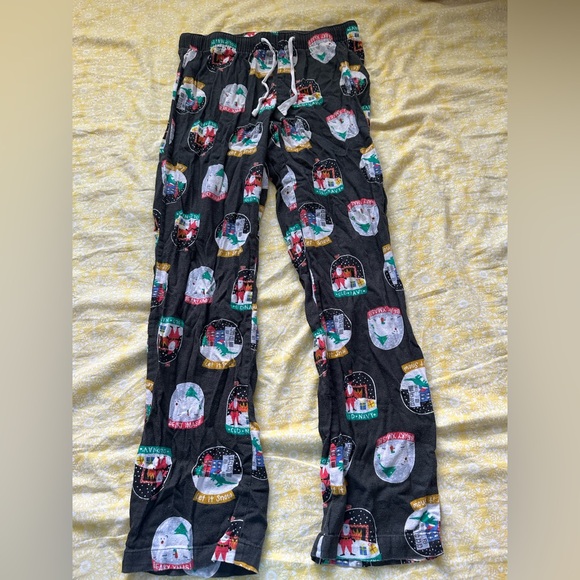 Old Navy Other - Old Navy Pajama Bottoms with Holiday Print